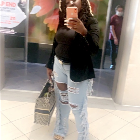 Distressed jeans - Picture 4 of 4